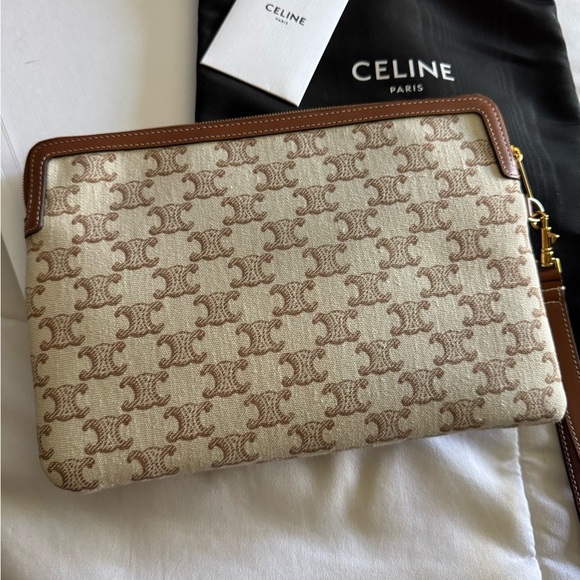 CELINE POUCH WITH STRAP CUIR TRIOMPHE IN TEXTILE WITH TRIOMPHE PRINT & CALFSKIN - Picture 7 of 10